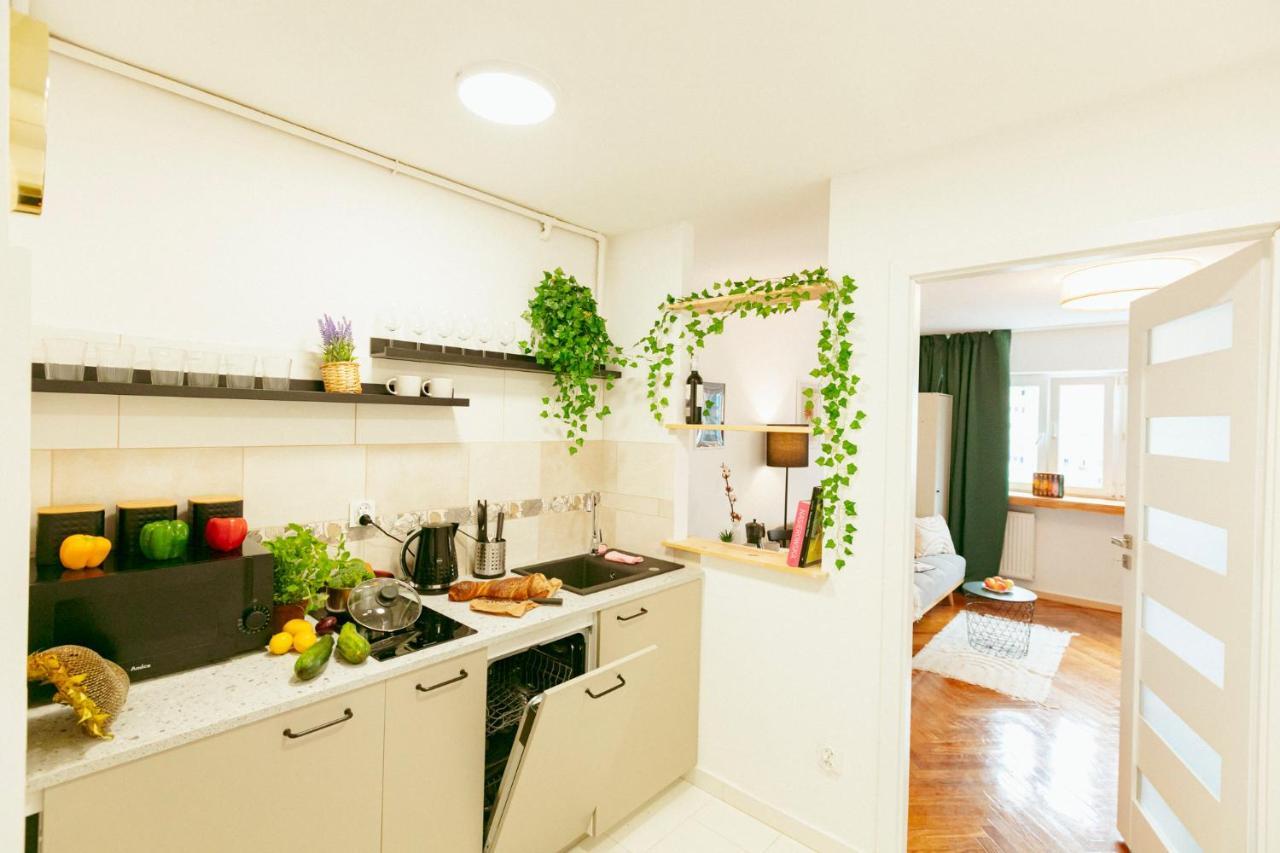 Chmielna - 250M Od Zlotych Tarasow, 350M Od Dworca Centralnego - Wifi - Smart Tv 55 Cali - Better Rental وارسو المظهر الخارجي الصورة