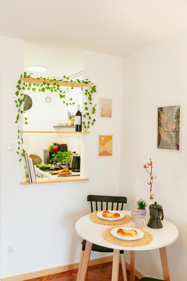 Chmielna - 250M Od Zlotych Tarasow, 350M Od Dworca Centralnego - Wifi - Smart Tv 55 Cali - Better Rental وارسو المظهر الخارجي الصورة